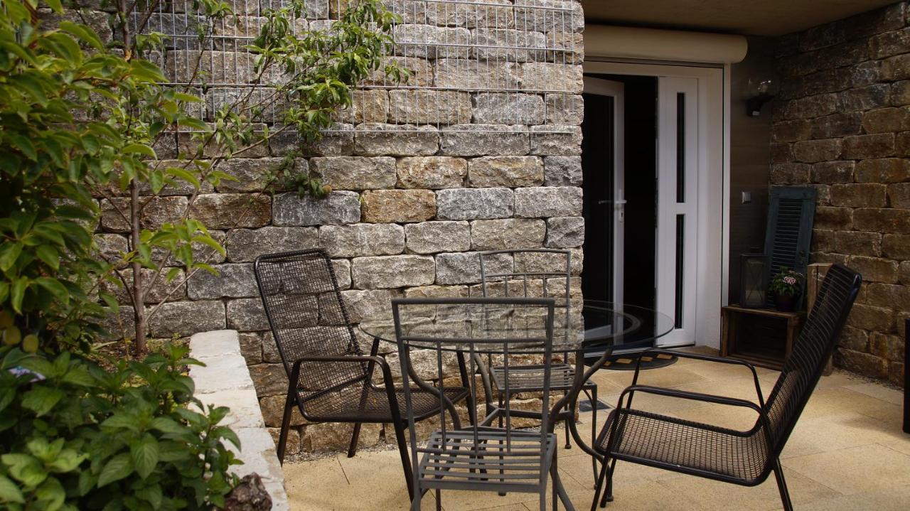 Ferienwohnung Burgblick im Neuffener Tal mit Sauna und Wallbox Frickenhausen  Exterior foto