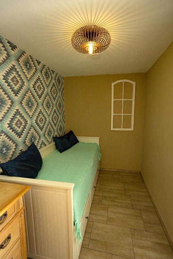 Ferienwohnung Burgblick im Neuffener Tal mit Sauna und Wallbox Frickenhausen  Exterior foto